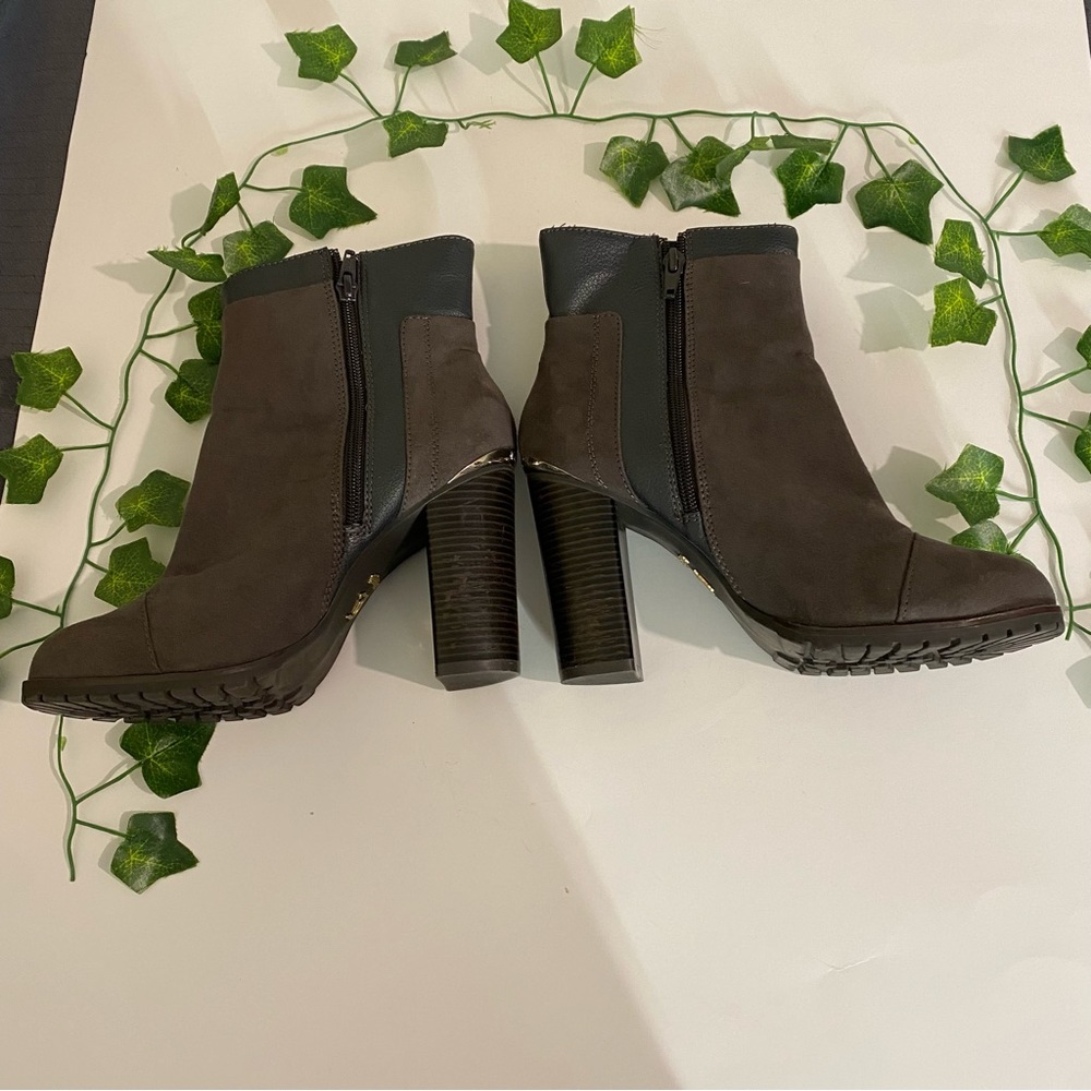 Juicy couture gray boots 71/2 - Picture 12 of 16